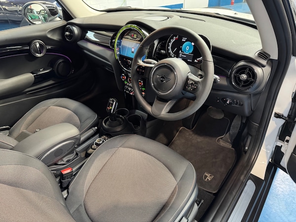 Used MINI Hatch 2023 for sale - 73934602: Photo 11