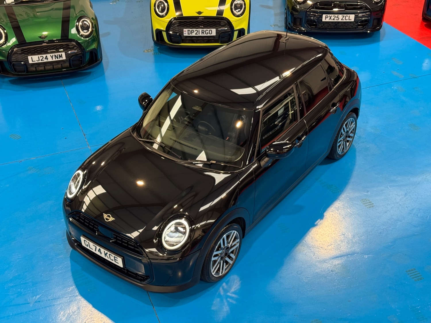 Used MINI Cooper 2024 for sale - 76329599: Photo 2