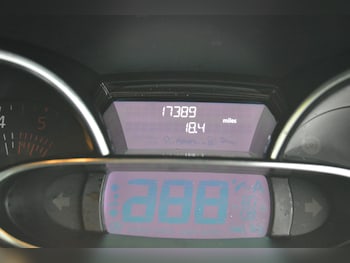 Used Renault Clio 2018 for sale - 76464612: Photo