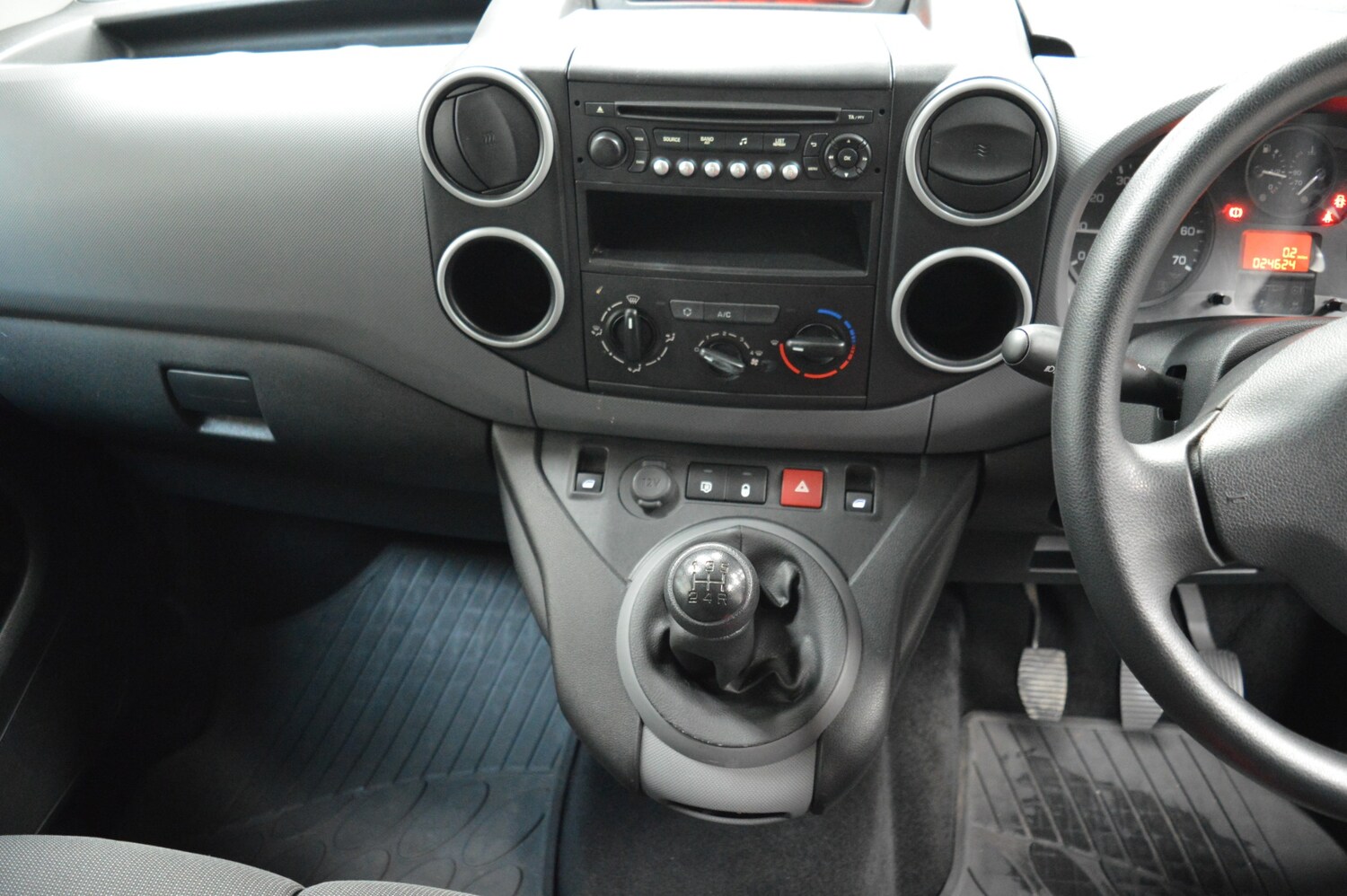 Used Peugeot Partner 2018 for sale - 77872967: Photo 10