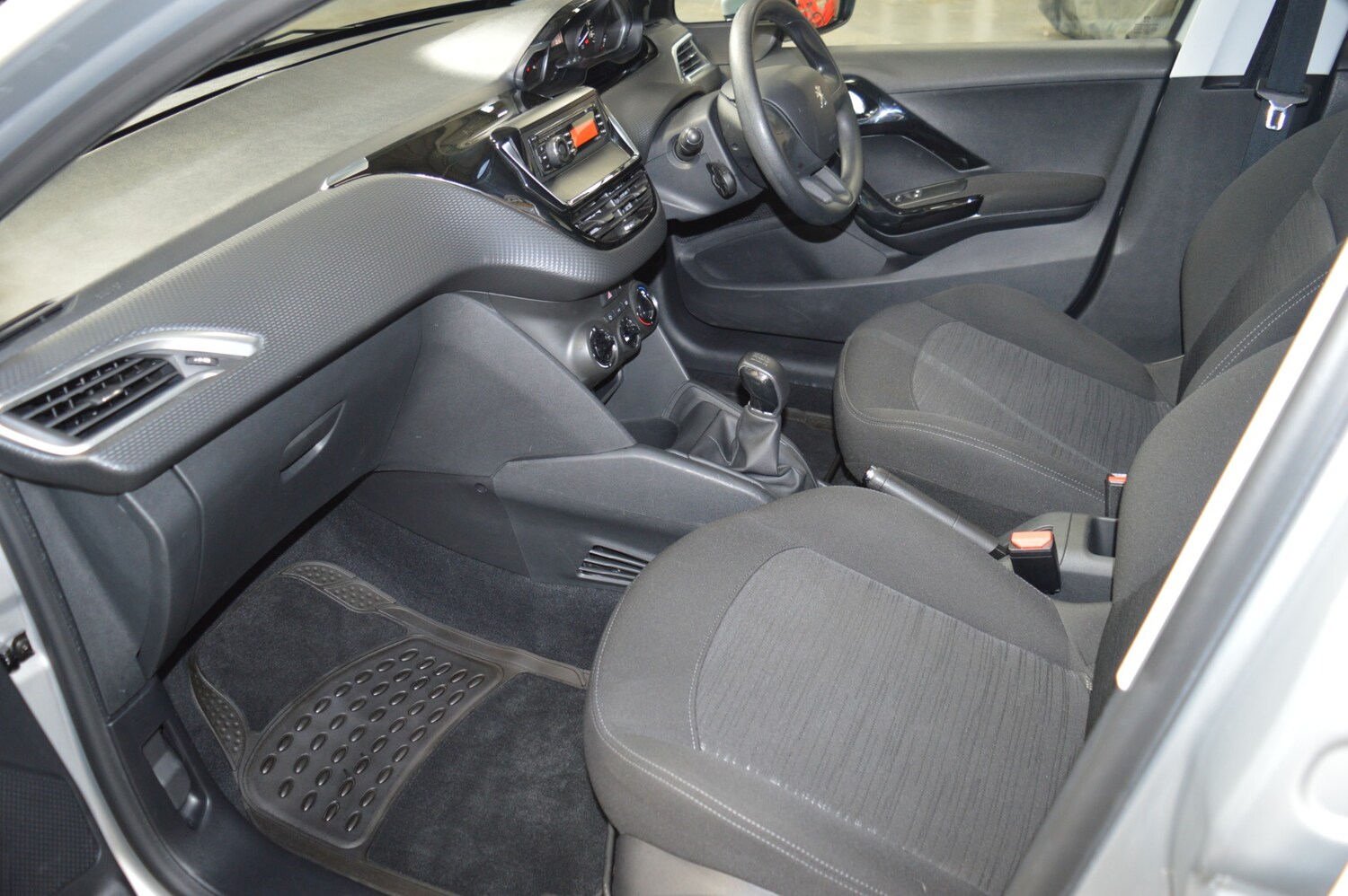 Used Peugeot 208 2017 for sale - 76036492: Photo 11