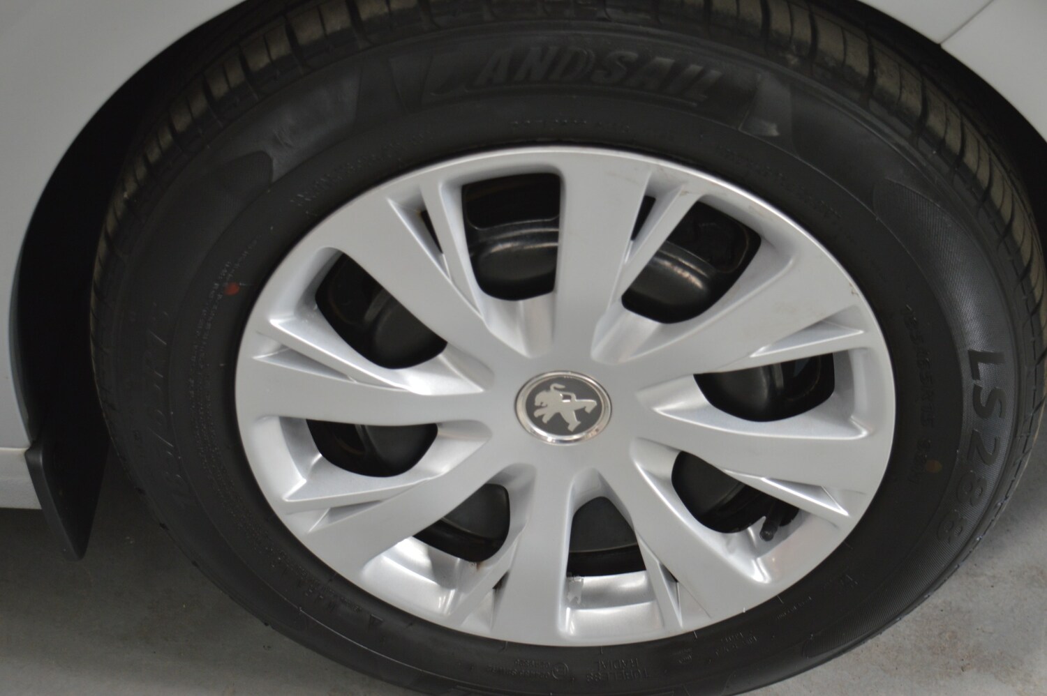 Used Peugeot 208 2017 for sale - 76036492: Photo 7