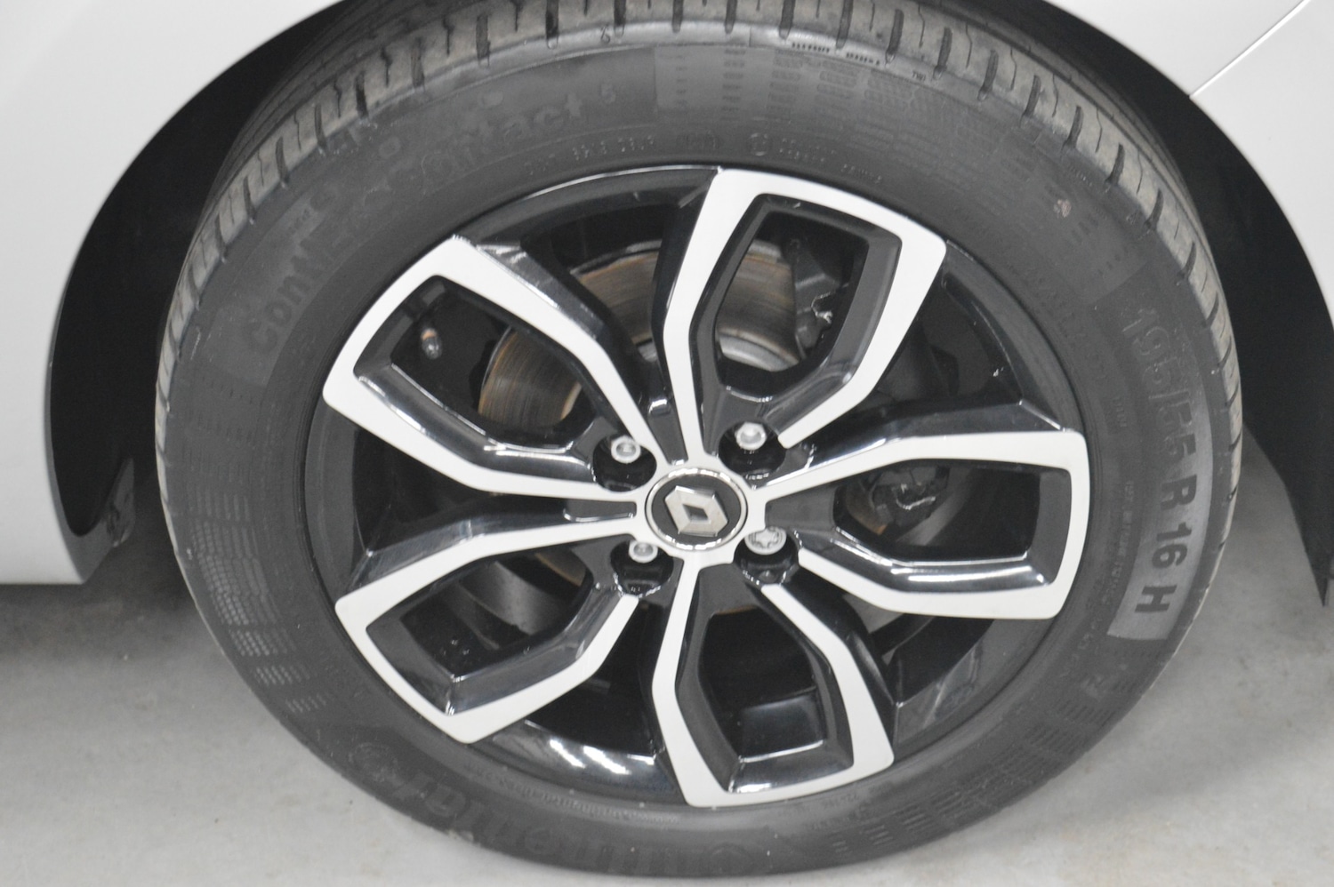 Used Renault Clio 2019 for sale - 76192739: Photo 7