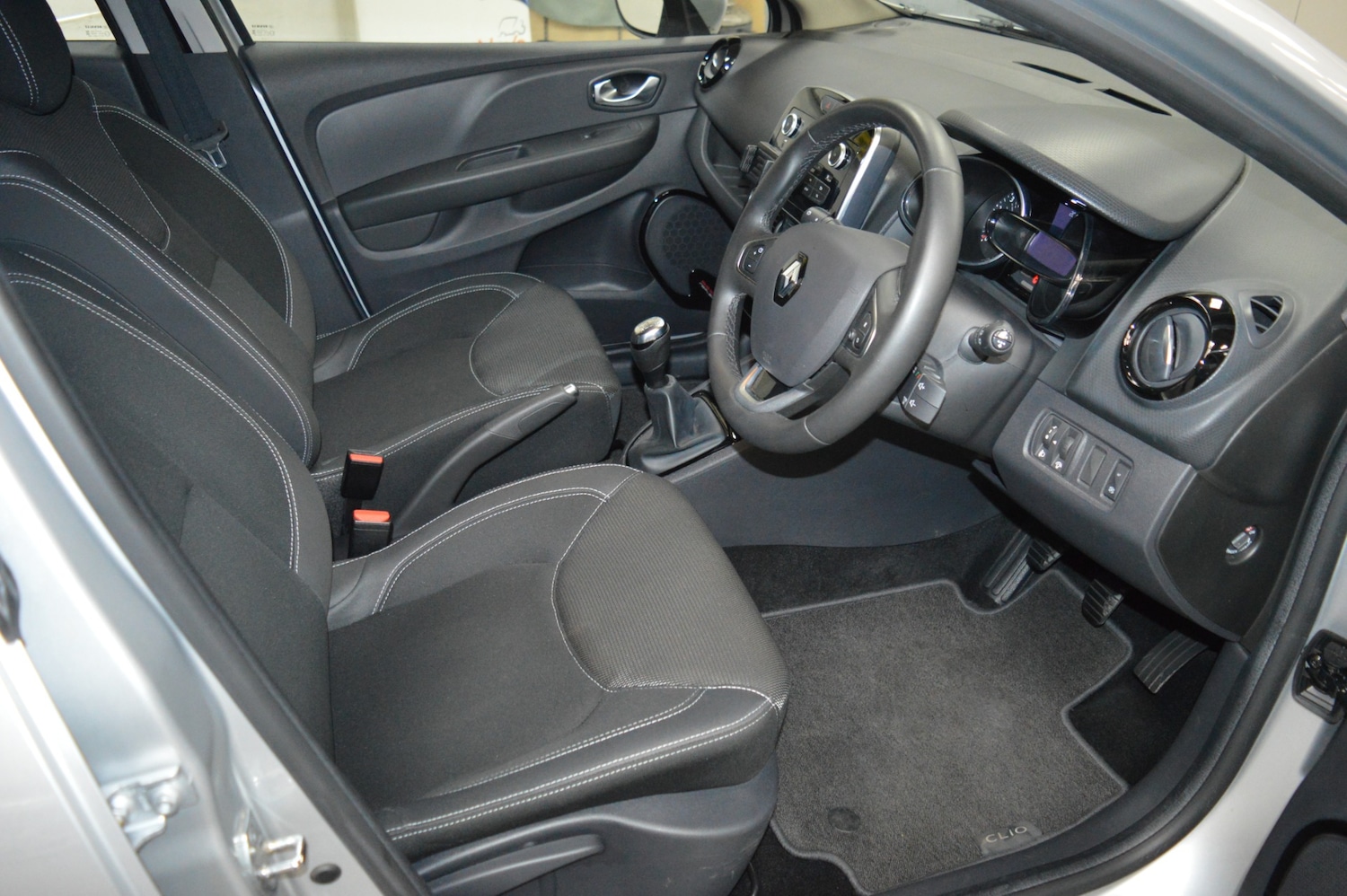 Used Renault Clio 2019 for sale - 76382712: Photo 8