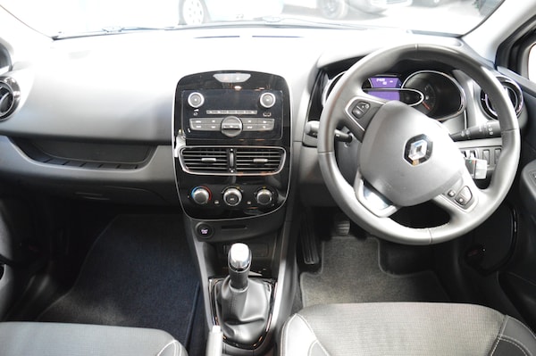 Used Renault Clio 2019 for sale - 76182523: Photo 10