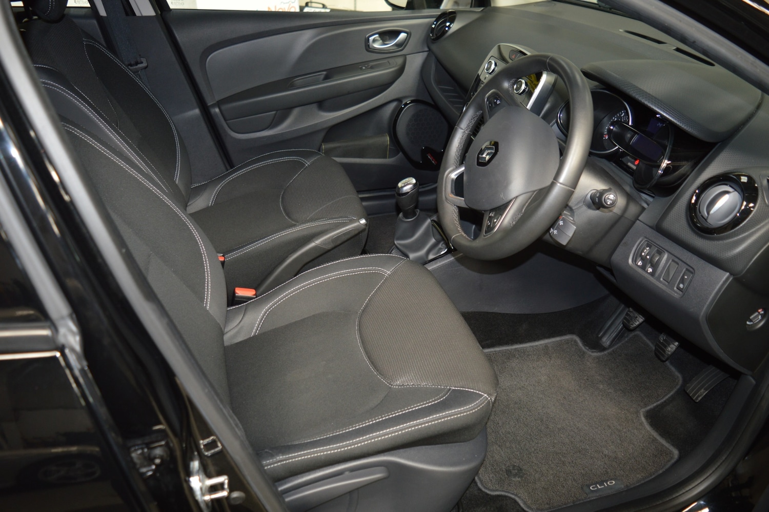 Used Renault Clio 2019 for sale - 76182523: Photo 8