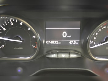Used Peugeot 2008 2016 for sale - 75440278: Photo