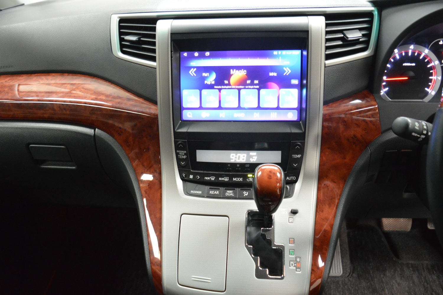 Used Toyota Alphard 2011 for sale - 76005666: Photo 10