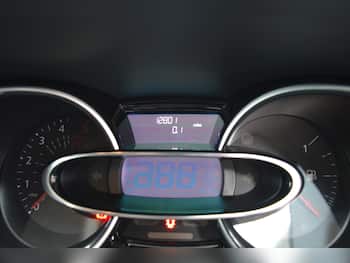 Used Renault Clio 2019 for sale - 79854879: Photo