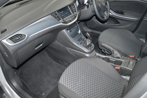 Used Vauxhall Astra 2018 for sale - 73837672: Photo 12