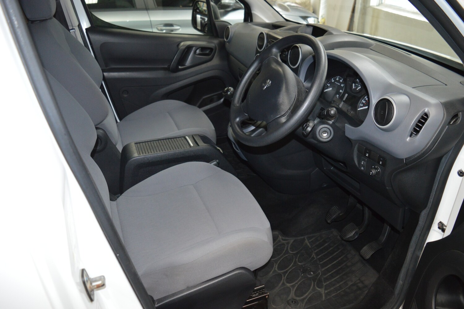 Used Peugeot Partner 2026 for sale - 77336823: Photo 9