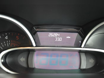 Used Renault Clio 2024 for sale - 76464009: Photo