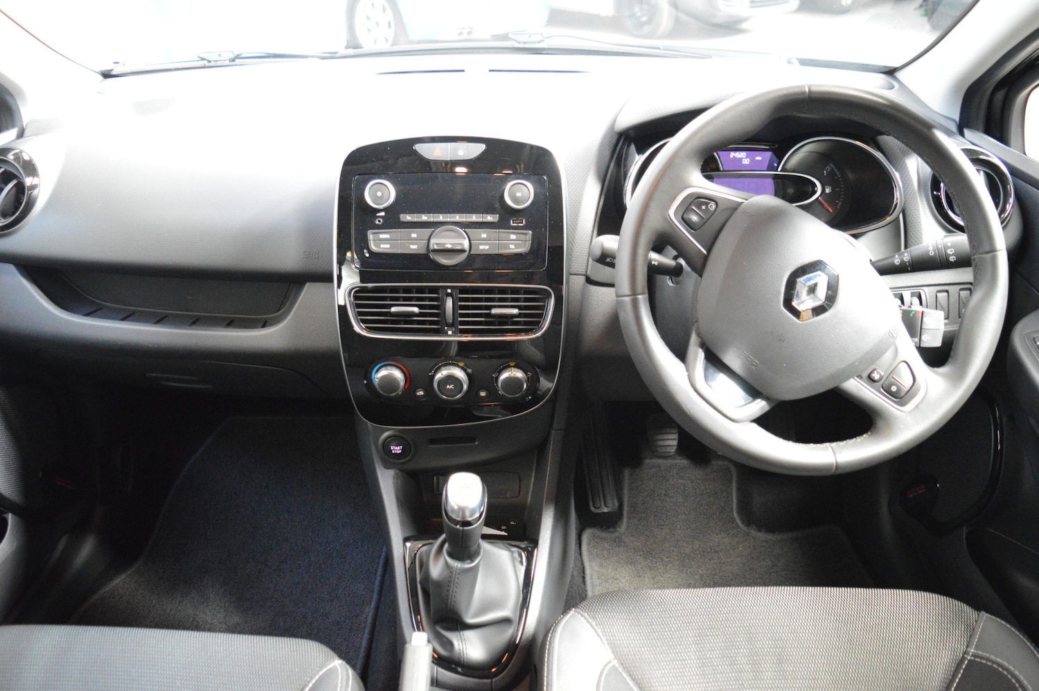 Used Renault Clio 2024 for sale - 76464510: Photo 10