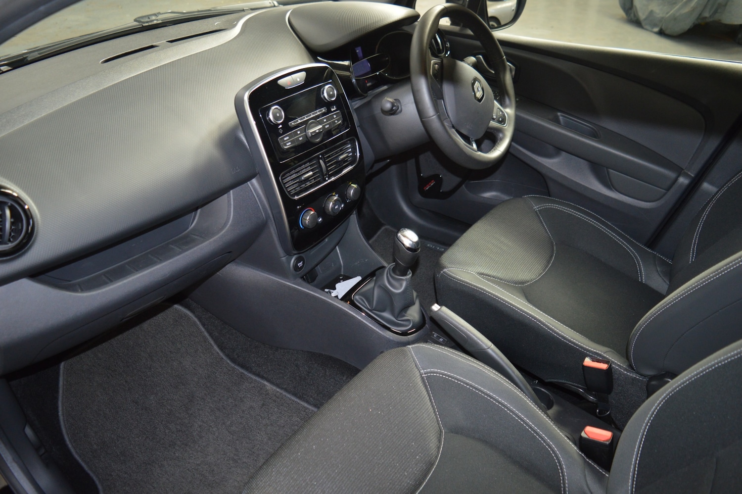 Used Renault Clio 2024 for sale - 76464510: Photo 11