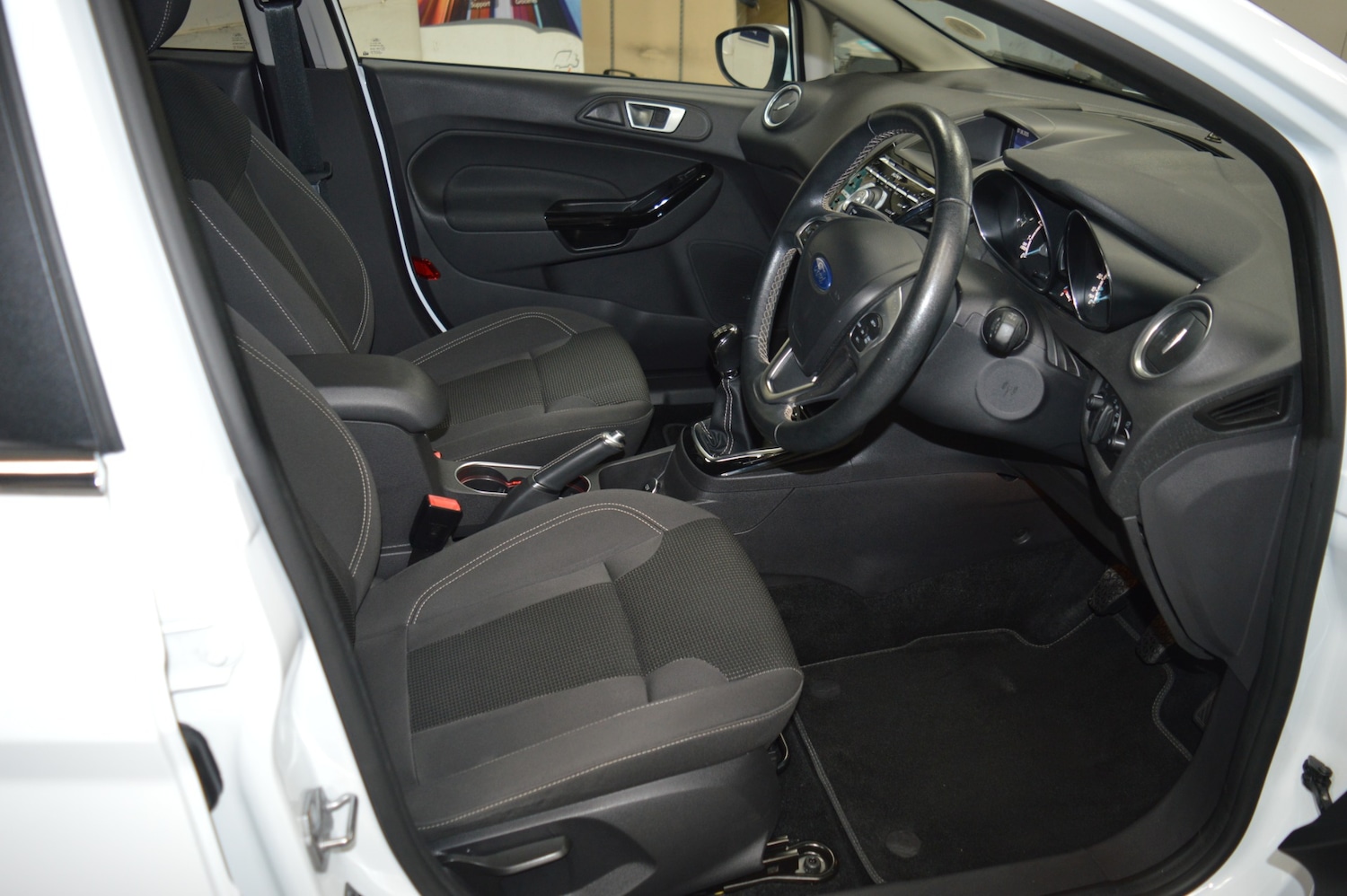 Used Ford Fiesta 2015 for sale - 76492486: Photo 8