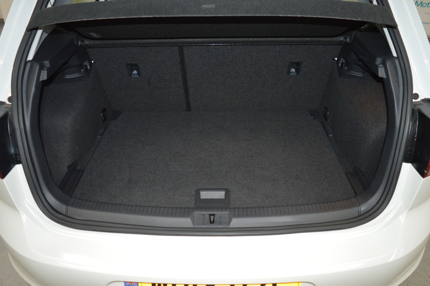 Used Volkswagen Golf 2014 for sale - 76319133: Photo 17