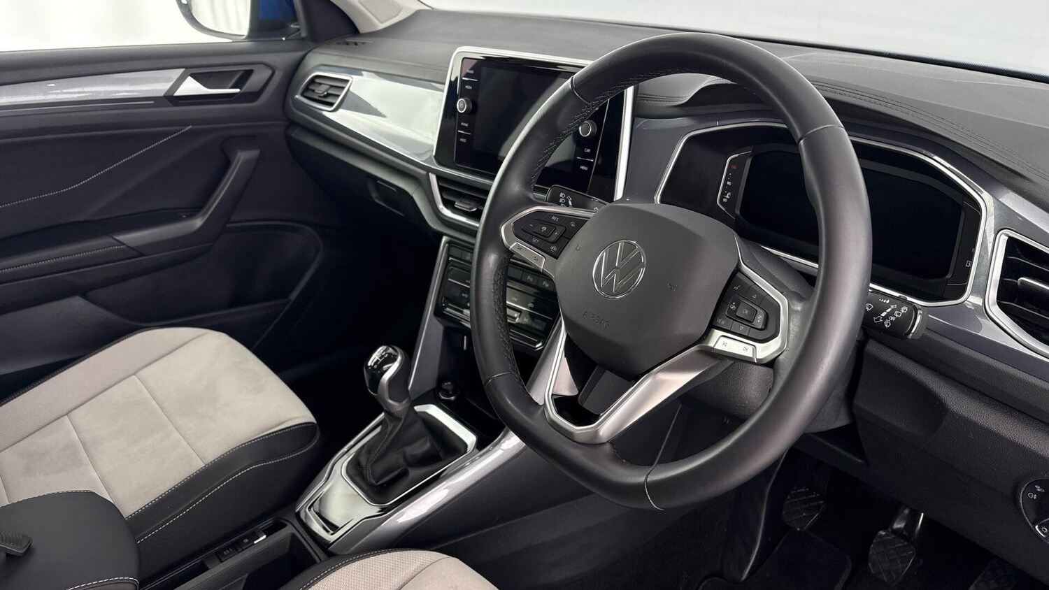 Used Volkswagen T-Roc 2023 for sale - 77602189: Photo 6