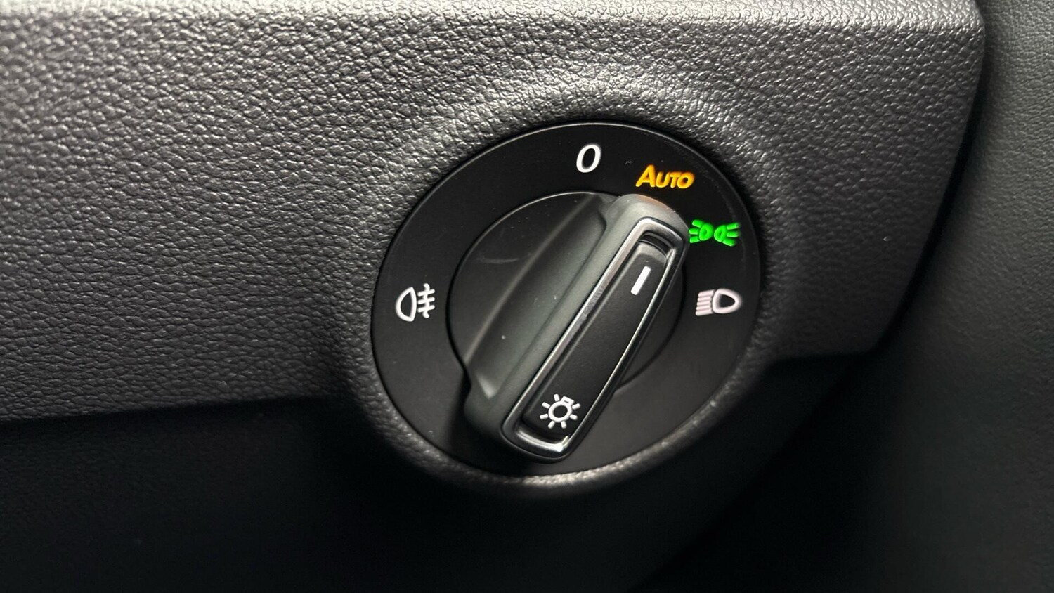 Used Volkswagen T-Roc 2025 for sale - 77760900: Photo 24