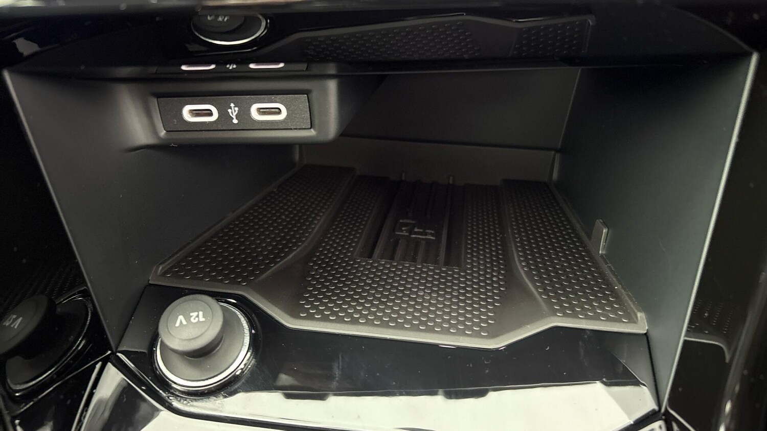 Used Volkswagen T-Roc 2025 for sale - 77760900: Photo 25