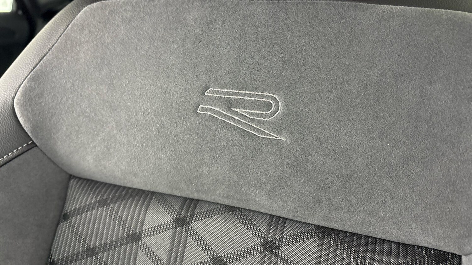 Used Volkswagen T-Roc 2025 for sale - 77760900: Photo 33