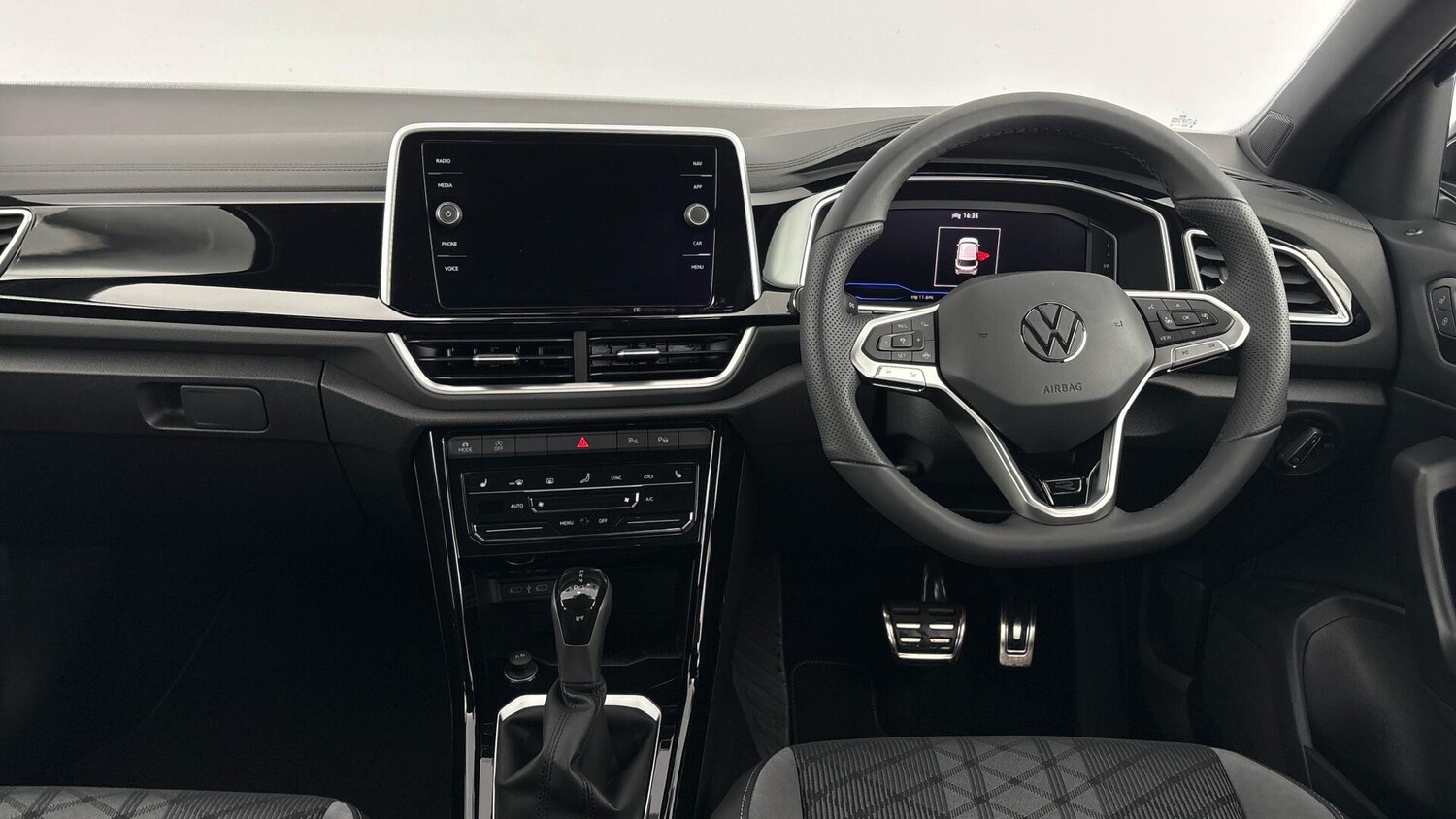 Used Volkswagen T-Roc 2025 for sale - 77760900: Photo 8