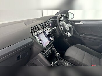 Used Volkswagen Tiguan 2020 for sale - 77506395: Photo