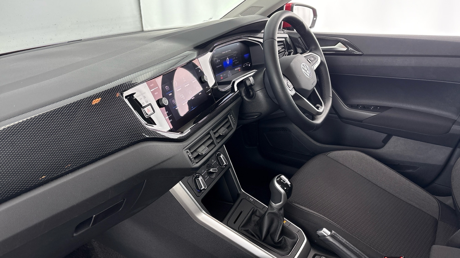 Used Volkswagen Polo 2024 for sale - 77515520: Photo 2