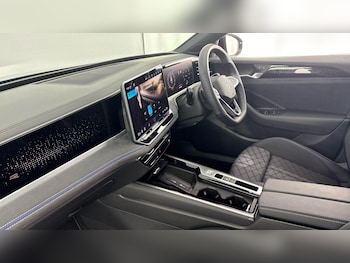 Used Volkswagen Passat 2025 for sale - 77602169: Photo