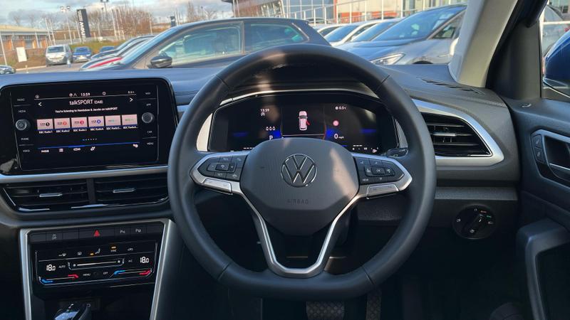 Used Volkswagen T-Roc 2025 for sale - 77211120: Photo 11