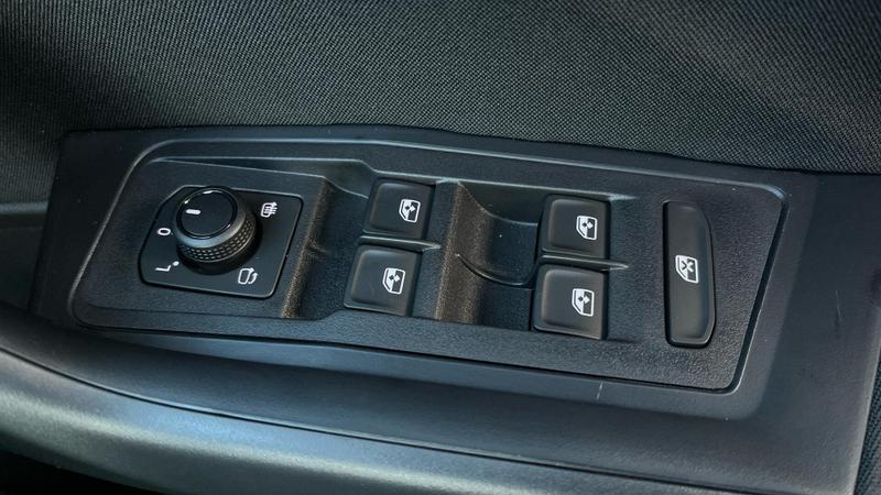 Used Volkswagen T-Roc 2025 for sale - 77211120: Photo 19