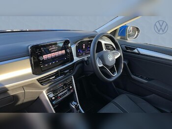 Used Volkswagen T-Roc 2025 for sale - 77211120: Photo