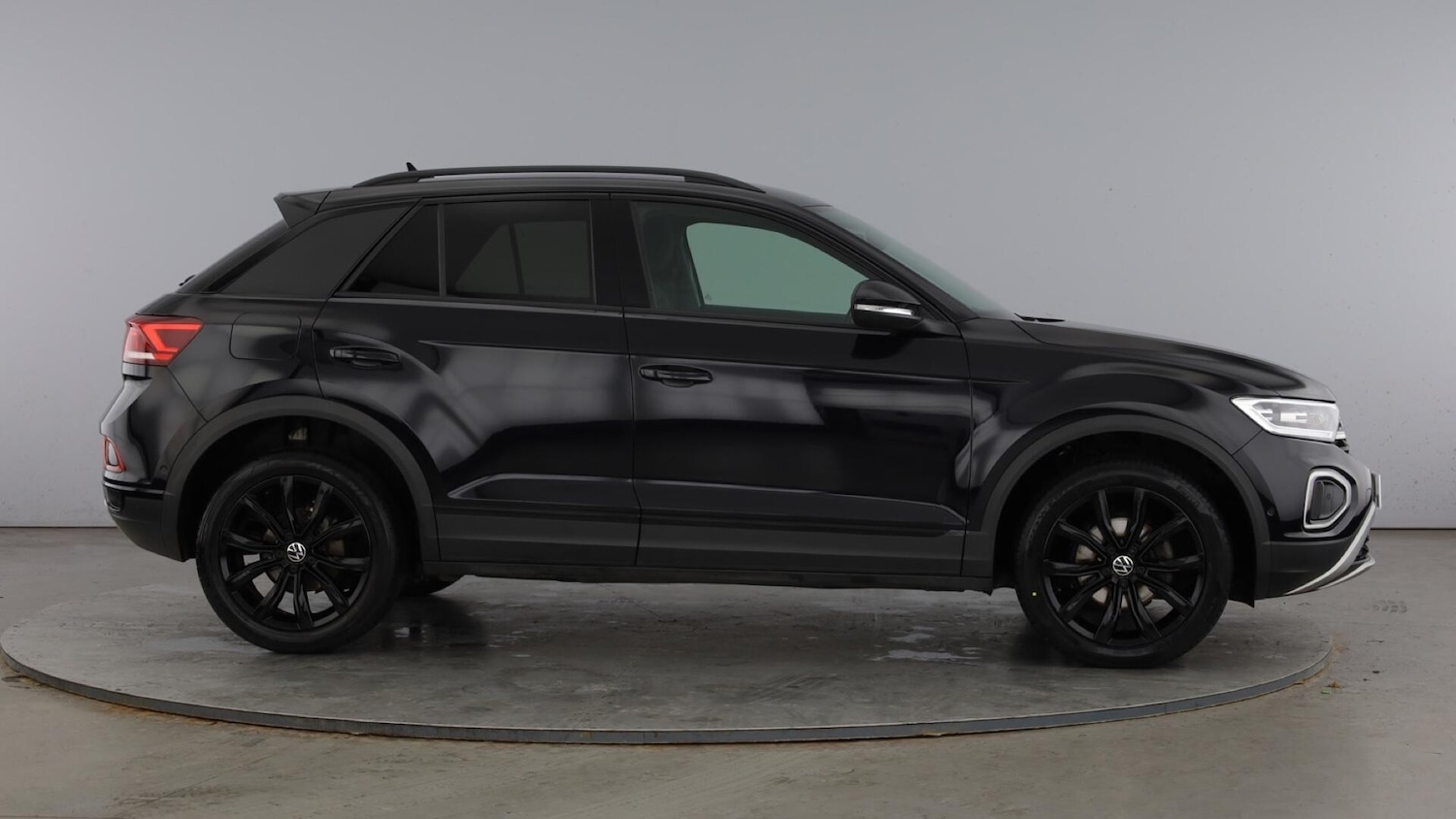 Used Volkswagen T-Roc 2023 for sale - 77506388: Photo 4