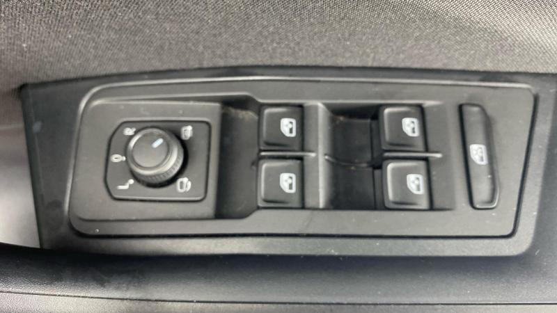 Used Volkswagen T-Roc 2023 for sale - 76488564: Photo 19