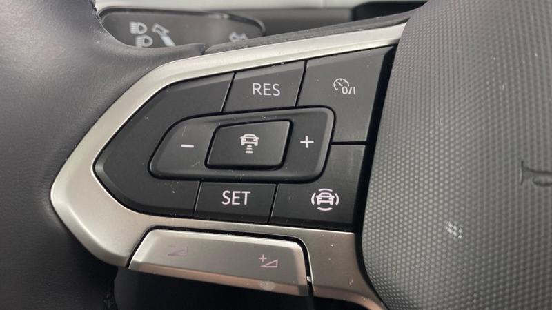 Used Volkswagen T-Roc 2023 for sale - 76488564: Photo 24