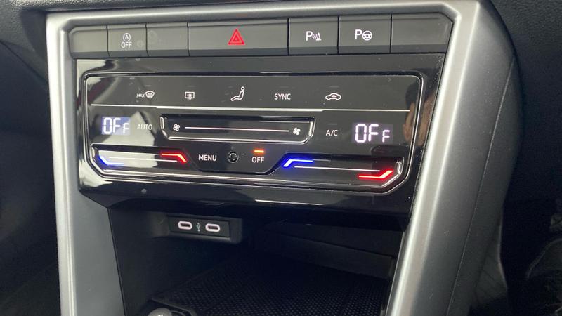 Used Volkswagen T-Roc 2023 for sale - 76488564: Photo 25