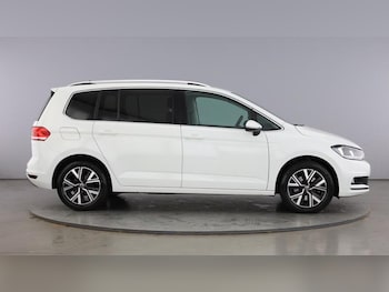 Used Volkswagen Touran 2023 for sale - 76972078: Photo