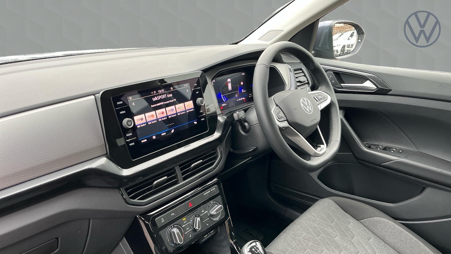 Used Volkswagen T-Cross 2025 for sale - 77506163: Photo 2