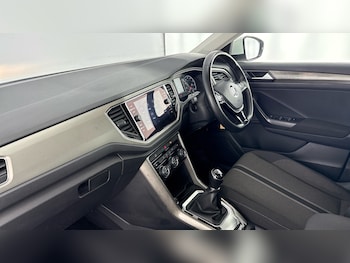 Used Volkswagen T-Roc 2020 for sale - 77837150: Photo