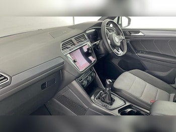Used Volkswagen Tiguan 2017 for sale - 75403414: Photo