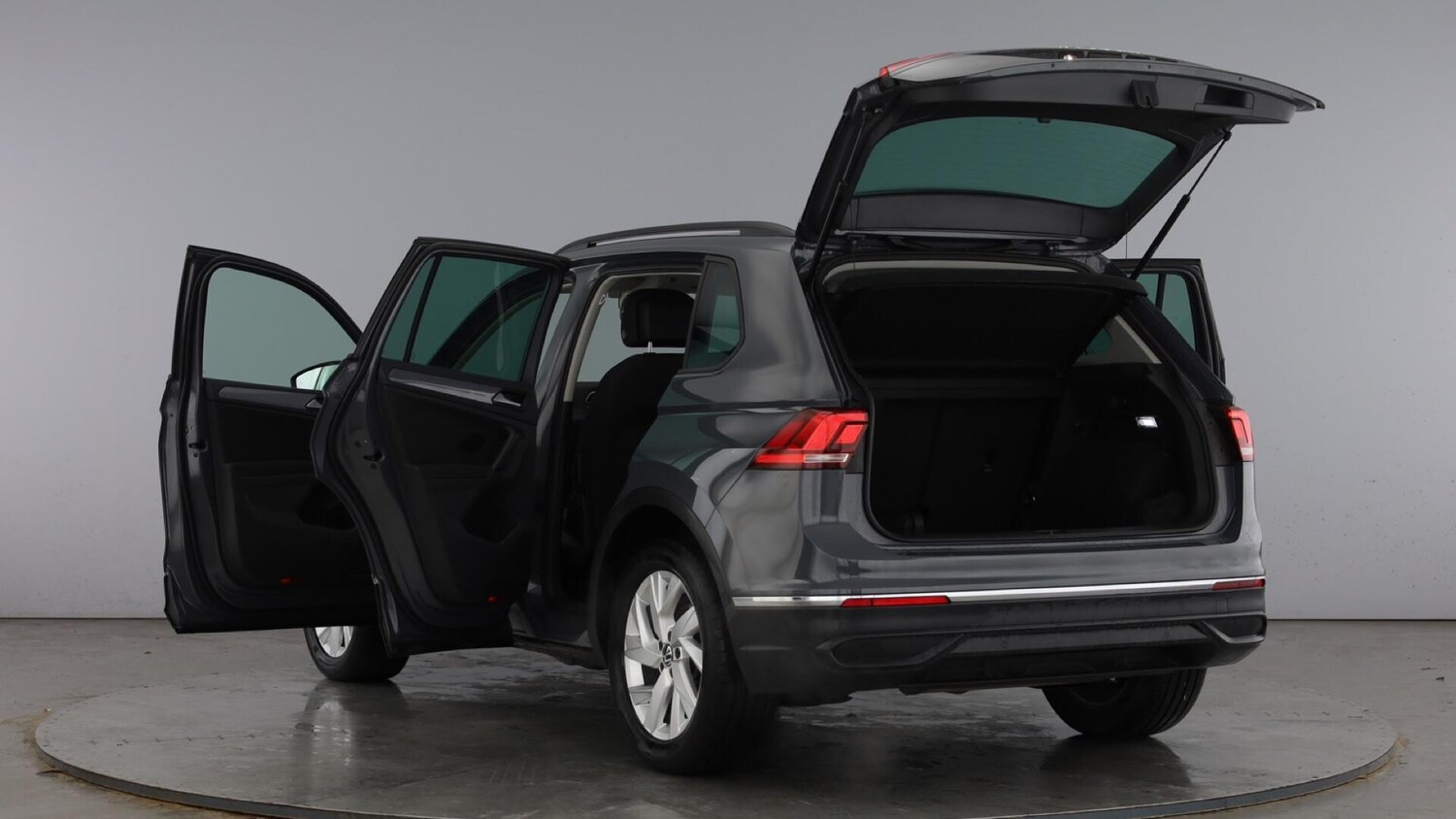 Used Volkswagen Tiguan 2022 for sale - 77715599: Photo 11