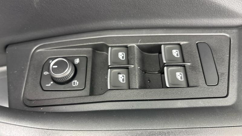 Used Volkswagen T-Roc 2025 for sale - 76862368: Photo 19