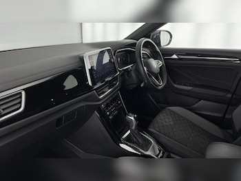 Used Volkswagen T-Roc 2022 for sale - 76117573: Photo