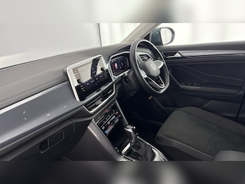 Used Volkswagen T-Roc 2023 for sale - 78409126: Photo