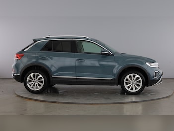 Used Volkswagen T-Roc 2023 for sale - 78409126: Photo