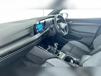 Used Volkswagen Golf 2024 for sale - 76142582: Photo