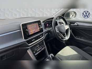 Used Volkswagen T-Roc 2023 for sale - 78346216: Photo