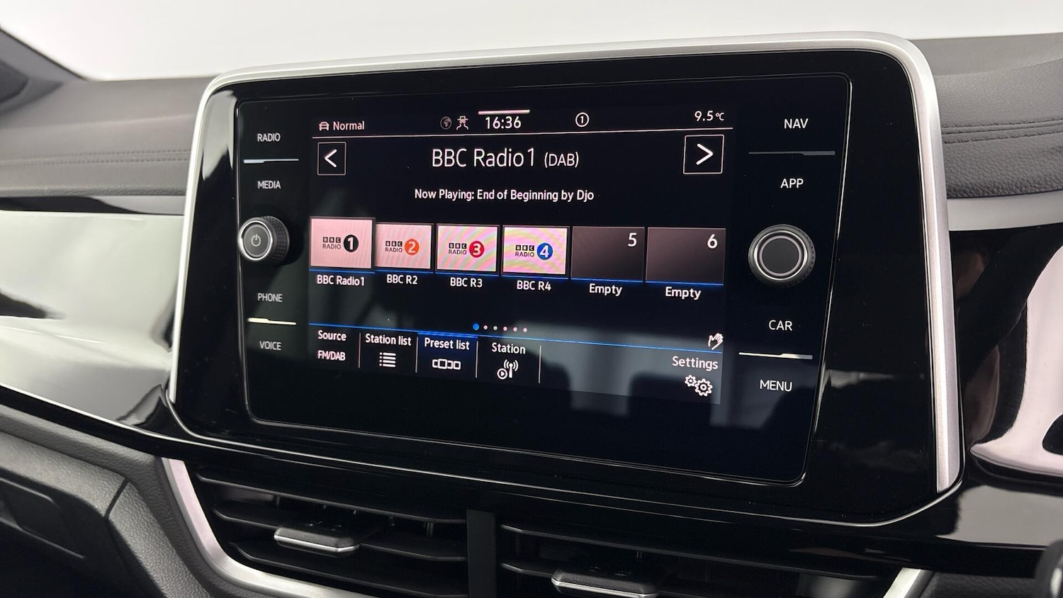 Used Volkswagen T-Roc 2025 for sale - 77881259: Photo 13