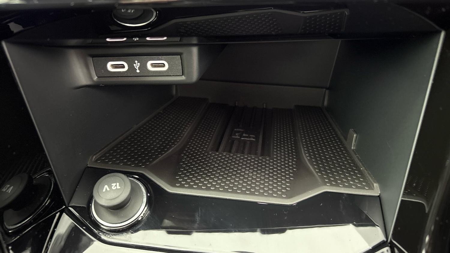 Used Volkswagen T-Roc 2025 for sale - 77881259: Photo 25