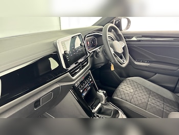 Used Volkswagen T-Roc 2025 for sale - 77881259: Photo