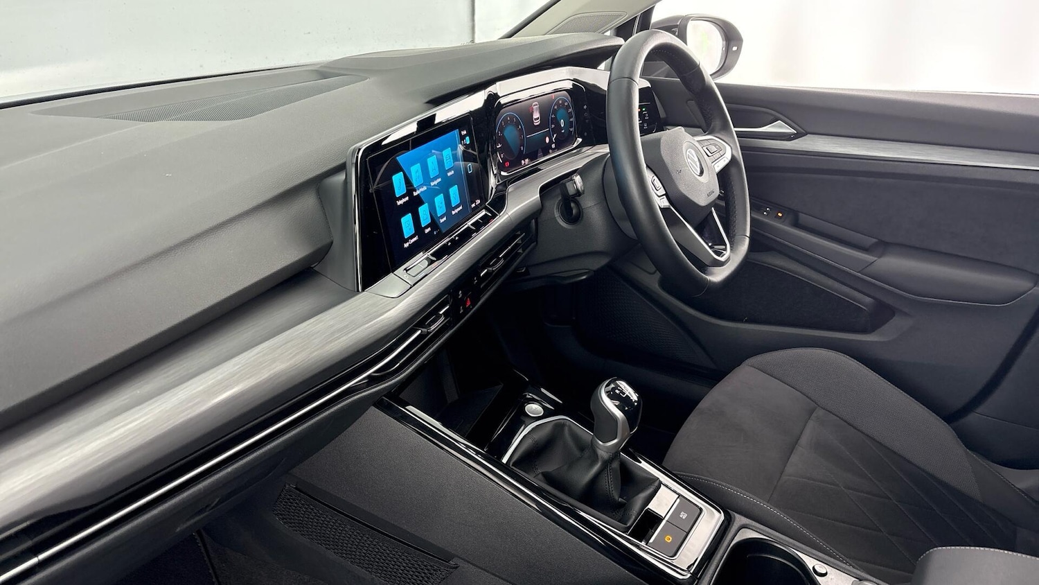 Used Volkswagen Golf 2023 for sale - 77506244: Photo 2